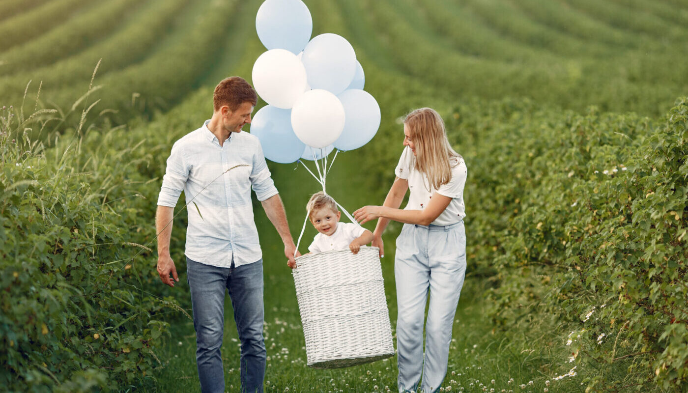 Šeimos fotosesijos su balionais: kaip suplanuoti įsimintiną dieną?